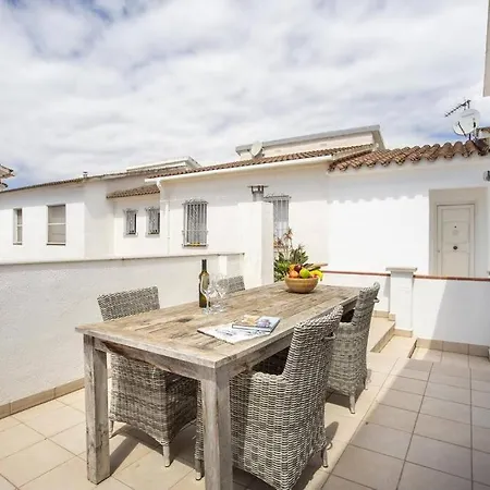 1001 4 Personas By Homeselectspain Empuriabrava